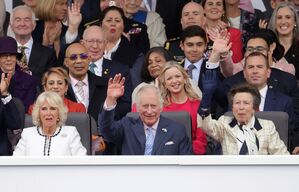 Camilla (l-r), Charles und Prinzessin Anne beim zum Platinjubiläum der Queen in London., © Chris Jackson/Pool Getty Images/AP/dpa