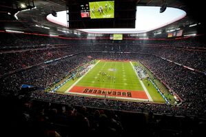 Der Schauplatz der Deutschland-Premiere der NFL: Die Allianz Arena in München., © Markus Schreiber/AP/dpa