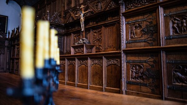 Ein Kreuz steht im Friedenssaal im Historischen Rathaus an der Nordwand mit dem dominierenden Wandschrank. Das Auswärtige Amt hat das Kreuz entfernen lassen., © Guido Kirchner/dpa