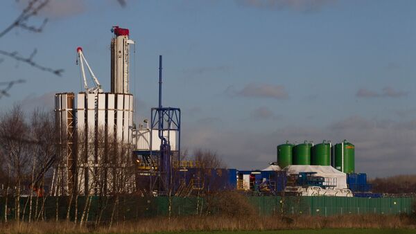 Blick auf eine Fracking-Anlage im britischen Manchester, die zur Gasproduktion genutzt wird., © Jon Super/AP/dpa