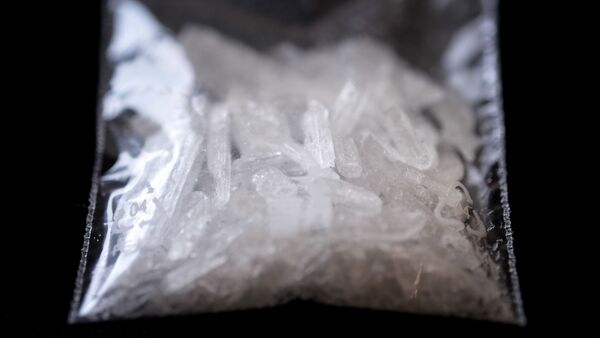 Das synthetisch hergestellte Crystal Meth bezeichnet eine Kristallform von Methamphetamin, was wiederum eine Abwandlung des Aufputschmittels Amphetamin ist., © David-Wolfgang Ebener/dpa