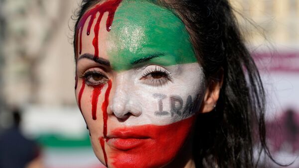 Weltweit wie hier in Rom finden seit dem Tod von Mahsa Amini in Haft der berüchtigten «Sittenpolizei» Demonstrationen gegen die iranische Regierung statt., © Gregorio Borgia/AP/dpa