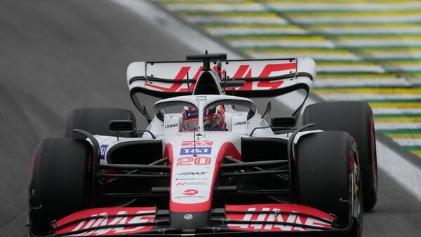 Fuhr in Brasilien in seinem Haas auf den ersten Sprint-Startplatz: Kevin Magnussen., © Andre Penner/AP/dpa