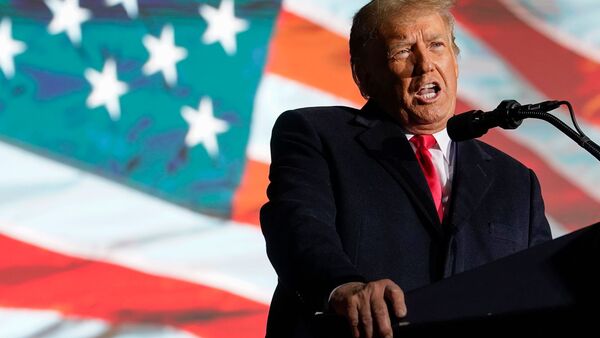 Der ehemalige US-Präsident Donald Trump bei einer Wahlkampfveranstaltung in Ohio., © Michael Conroy/AP/dpa
