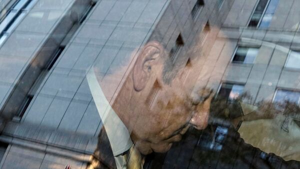 Der Schauspieler Kevin Spacey verlässt das Daniel Patrick Moynihan Gerichtsgebäude in New York. Eine US-Jury hatte den Hollywood-Star dort in einem Zivilprozess von den Vorwürfen sexueller Übergriffe freigesprochen., © Andres Kudacki/AP/dpa