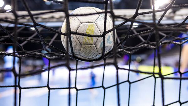 Der Frauen-Handball arbeitet die Vorwürfe gegen den ehemaligen BVB-Trainer auf., © Tom Weller/dpa